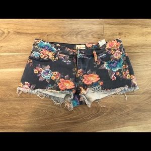 Roxy Jean shorts 29